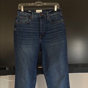 Universal Thread Straight-Leg Dark Blue Jeans Womens size 8R High Rise 90’s Slim